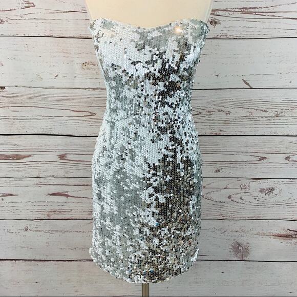 Lily Rose Dresses & Skirts - Lily Rose silver and white sequin strapless dress